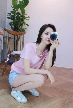 巜被部长玩弄的人妻》